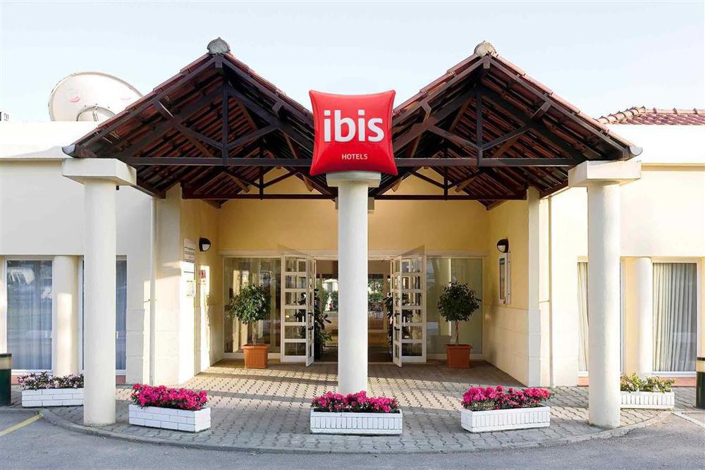 Hotel ibis Setúbal Buitenkant foto